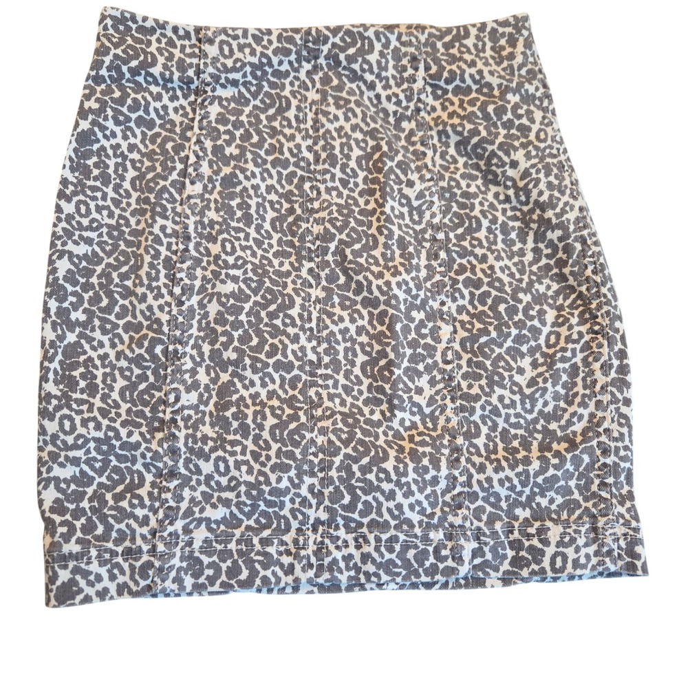 Free People Grey Leopard Print Denim Mini Skirt High Waisted Size 0 Animal Print